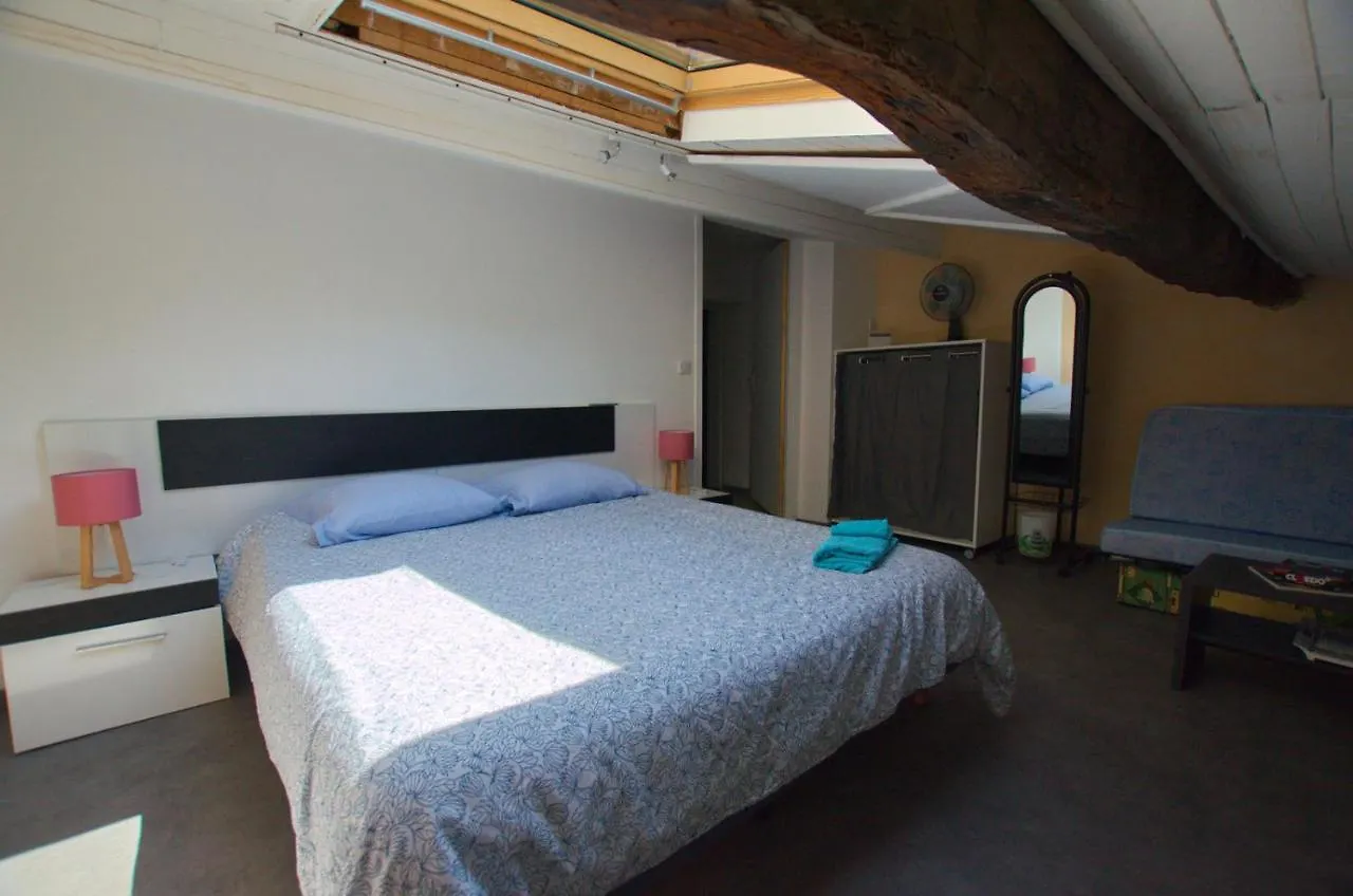 Homestay Ancienne Poterie Apartment Dieulefit