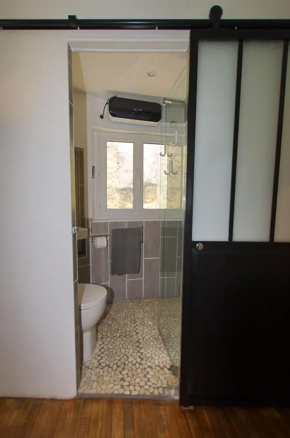 Homestay Ancienne Poterie Apartment Dieulefit